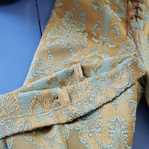 (more photos of Spell & The Gypsy Bells)